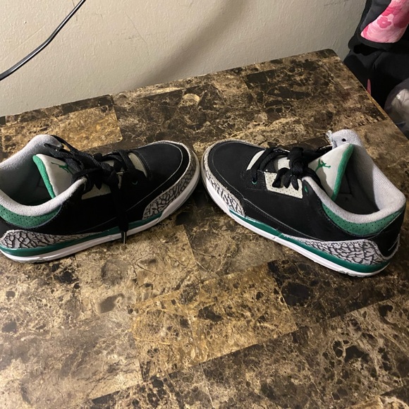 Green black and white grey boys Jordon - Picture 4 of 5